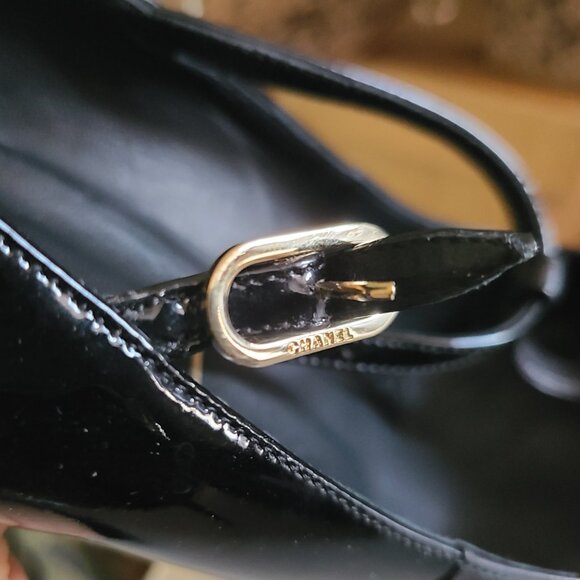 CHANEL 37 6/6.5 Black Patent Leather 2-Tone CC Metal Logo T-strap Mary Jane Pump - Picture 9 of 13